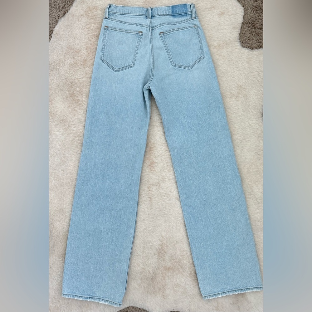 Abercrombie & Fitch Light Blue 90s Relaxed high rise jeans - Picture 9 of 10